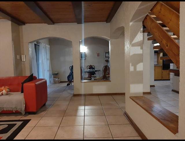 3 BEDROOM PROPERTY TO RENT IN BOKSBURG SOUTH